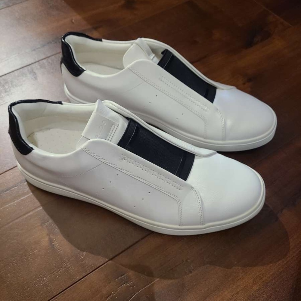 Men Size 9.5 Aldo shoes